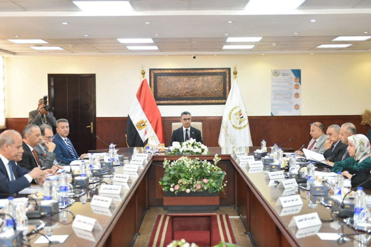 وزير التموين يترأس اجتماع الجمعية العامة للشركة المصرية القابضة للصوامع والتخزين لمتابعة الموقف التنفيذي واعتماد الميزانية