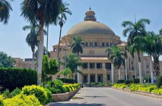 جامعة القاهرة تنتهي من استعداداتها لامتحانات نهاية الفصل الدراسي الأول