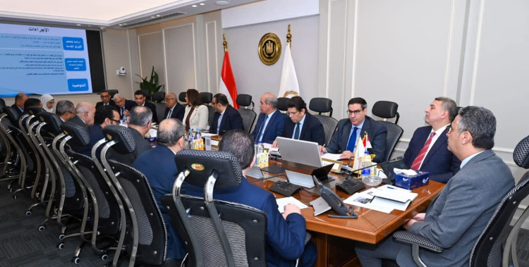 وزير التموين يترأس اجتماع اللجنة العليا للمطاحن لمتابعة انتظام العمل بمنظومة الطحن والاطمئنان على جودة الدقيق بالقطاعين العام والخاص