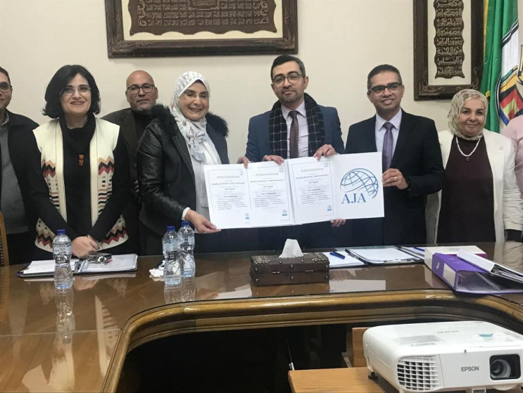 تجديد شهادات الأيزو الدولية لكلية العلوم بجامعة القاهرة فى نظم إدارة استمرارية الأعمال والحوكمة ومكافحة الرشوة