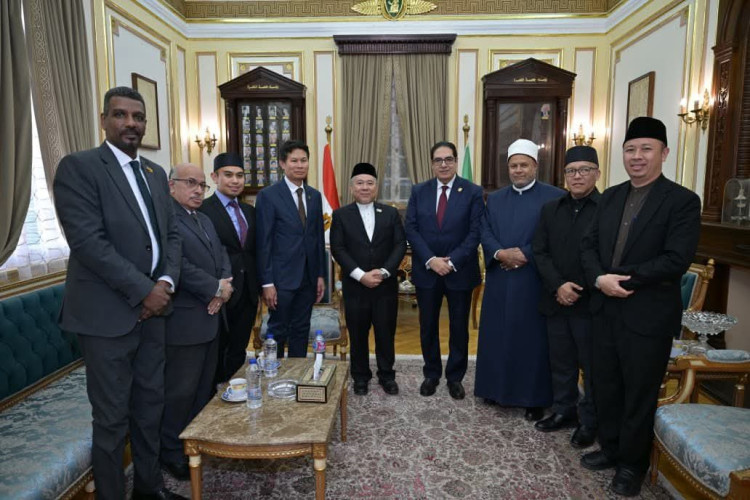 رئيس جامعة القاهرة يستقبل رئيس جامعة السلطان الشريف علي الإسلامية بسلطنة بروناي دار السلام