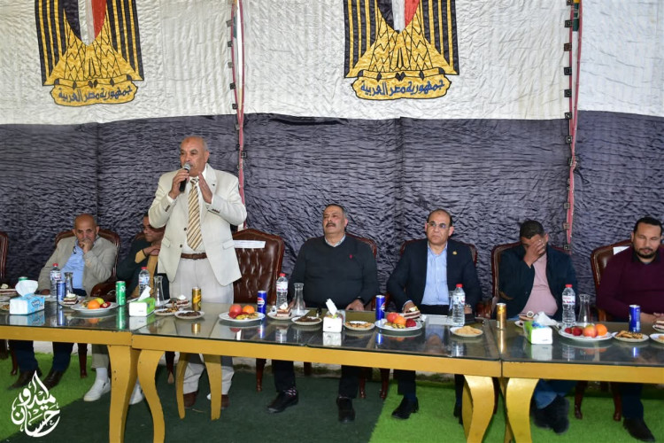 رئيس مياة القناة يكرم رئيس نقابة السويس لبلوغة سن المعاش