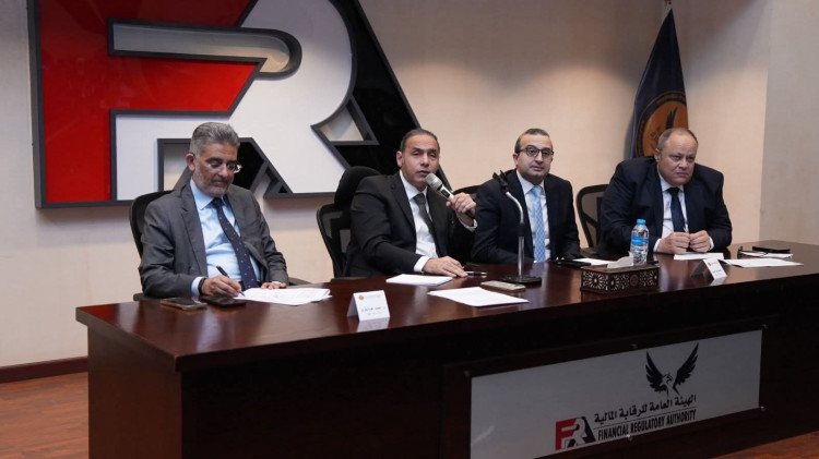 رئيس الرقابة المالية يبحث مع صناديق التأمين الخاصة سبل تعزيز دورها في الحماية الاجتماعية وتطوير كفاءة أدائها