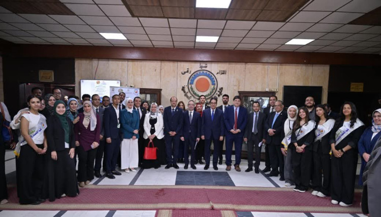 انطلاق أسبوع نماذج محاكاة المنظمات الدولية بكلية الاقتصاد والعلوم السياسية بجامعة القاهرة بالتعاون مع وزارتي الخارجية والتعليم العالي