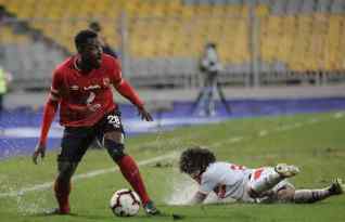 الزمالك يستمر في صدارة الدوري بعد تعادل سلبي مع الاهلي في مباراة ضعيفة فنيا