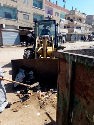 إستمرار تكثيف أعمال النظافة وذلك حفاظاً علي الشكل الجمالي بالحسينية