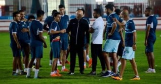 جروس يعقد محاضرة فنية للزمالك فى الثانية عشر ظهرًا قبل ذهاب نهائى الكونفدرالية أمام بركان