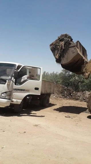 الوحدة المحلية لمركز ديرمواس بالمنيا : رفع مخلفات الترع و المصارف ونواتج التطهير