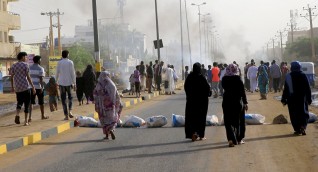 فرنسا تدعو لمحاسبة المسؤولين عن قمع المتظاهرين في السودان