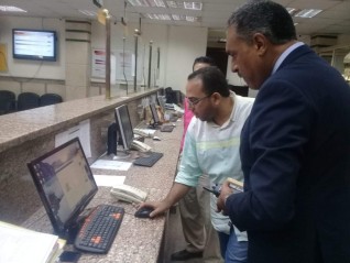 رئيس حي شرق مدينة نصر يستجيب لشكوي المواطنين و يتفقد سير العمل بالمركز التكنولوجي