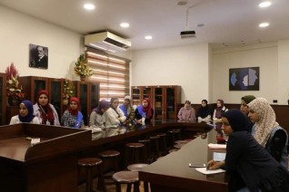 بالصور.. أسبوع ناجح لرعاية طلاب آداب المنصورة في استقبال الطلبة الجدد