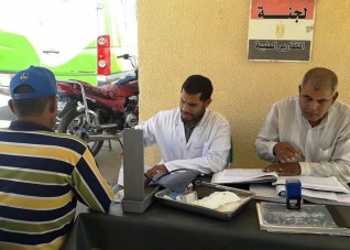 إجراء الكشف الطبى المجانى لـ ٣٦٠٠ مواطن بأسوان