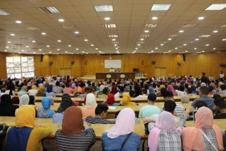 أداب المنصورة تنظم محاضرات تعريفية للطلاب الجدد للترحيب بهم في أول يوم دراسي