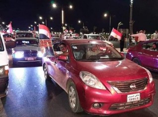 مسيرات تؤيد الرئيس السيسى فى شوارع السويس