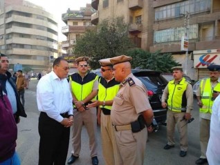 محافظ الشرقية يقود حملة مكبرة لضبط سيارات الأجرة والسرفيس المخالفة بمدينة الزقازيق