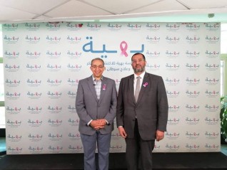 الطبيب المصرى العالمى دكتور نادر يوحنا بمستشفي بهيه