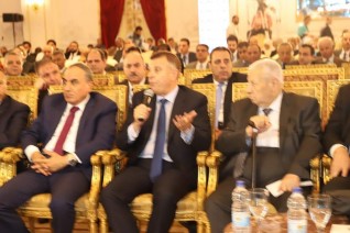 فعاليات الجلسة الأولى لمؤتمر الأهرام لصناعة الدواء