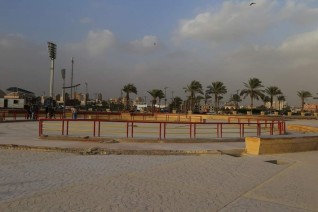 بالصور : صقر يتابع الاستعدادات النهائية لانطلاق ماراثون زايد الخيري بالسويس