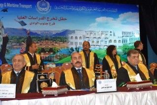 محافظ أسوان يشهد تخرج طلاب الدراسات العليا بالأكاديمية العربية للعلوم