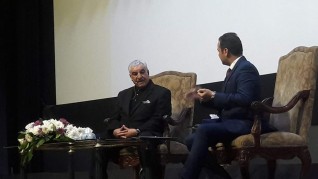 حواس فى ندوة ثقافية عن الآثار المصرية في دار القوات الجوية
