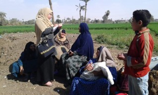 فرصة يطلق حملات طرق الابواب للتوعية والتشجيع على العمل والإنتاج