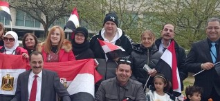 بالفيديو : الفنان عمرو يسرى أمام البيت الأبيض بواشنطن مع الجاليات المصرية مطالبآ بحل أزمة السد