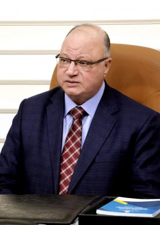 محافظ القاهرة يهنيء الرئيس السيسي بعيد العمال