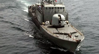 الجيش الإيراني يعلن مقتل 19 وإصابة 15 في حادث قصف سفينة حربية في الخليج