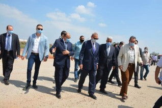 وزير التنمية المحلية ومحافظ القليوبية يتفقدان محاور وطرق مشروع مجمع التكسير الهيدروجيني للمازوت بمسطرد