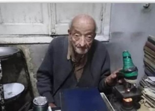 الإمام الأكبر ناعيًا طبيب الغلابة: ضرب أروع الأمثلة في الإنسانية