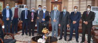 القاضي يبحث مع وفد وزارة الصحة رفع وتحسين خدمات الرعاية الأولية في 5 وحدات صحية بالمنيا