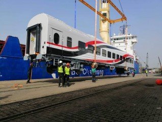 وزير النقل : وصول 22 عربة سكة حديد جديدة للركاب إلى ميناء الإسكندرية