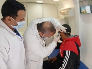 صحة المنيا: فحص وعلاج 1470 حالة خلال قافلة بقرية كفر الصالحين بمركز مغاغة