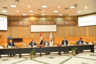 رئيس جامعة أسيوط: 1350 كمبيوتر لتعميم تطبيق الامتحانات الإلكترونية بالكليات