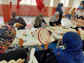 دورة تدريبية في مجالي التطريز وأعمال الخشب بمركز شباب الهياتم بالغربية