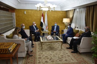 مباحثات مصرية إيطالية للتعاون في مجالات النقل المختلفة