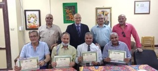 إدارة المعصرة التعليمية تكرم عدد من أبنائها بمناسبة انتهاء الامتحانات