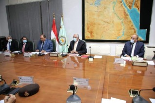 وزير الزراعة يترأس اجتماع مجلس أمناء محطة الزهراء للخيول العربية الأصيلة