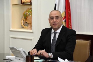 وزير الإسكان : تركيب قطع موفرة للمياه بمشروعات الإسكان والخدمات الجارية بمدينة الشروق