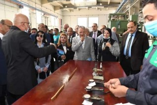 وزارة الإنتاج الحربي تستقبل وفداً برلمانياً  في أبو زعبل للصناعات المتخصصة