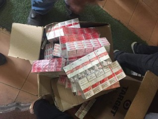 تموين شرق الإسكندرية تضبط كمية من السجائر المجهولة المصدر بمنطقة أبيس