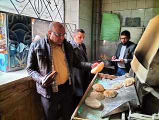 سعد الله يوجة بغلق أحد المخابز  المخالفة خلال جولات مفاجئة علي أسواق الإسكندرية