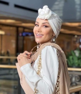 الفنانة مهناز تودع الديكور الخاص بـ مسلسل جزيرة غمام
