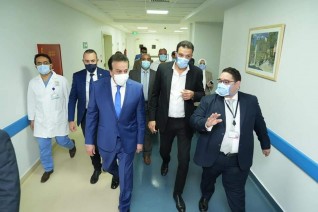 الدكتور خالد عبدالغفار يزور مستشفى «الناس» ويثني على جودة الخدمات المقدمة للأطفال