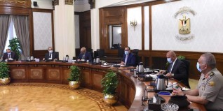 رئيس الوزراء يتابع موقف مشروعات الطرق الجاري تنفيذها والتنسيقات بين الجهات المنفذة