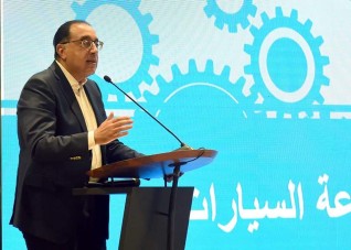 رئيس الوزراء يلتقي مستثمري المنطقة الاقتصادية بشرق بورسعيد