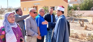 "خلف" يقوم بجولة تفقدية لمدن الجنوب بالبحر الأحمر