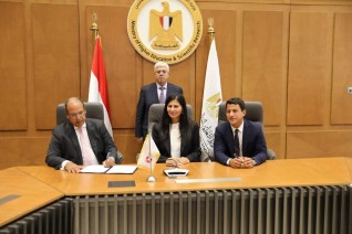 وزير التعليم العالي يشهد توقيع اتفاقية تعاون بين الجامعة البريطانية وصندوق "أفريك إنفيست" بقيمة 40 مليون دولار