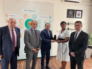 شريف الجبلي يعقد اجتماعا مع القائم بأعمال رئيس رابطة رجال اعمال القطاع الخاص برواندا