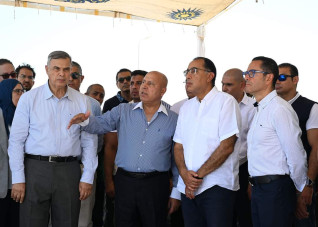 رئيس الوزراء يستعرض مخطط إنشاء المنطقة الصناعية مرغم 3